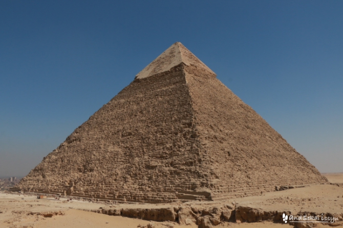 カフラー王　ピラミッド
