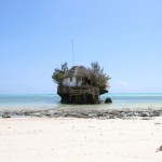 ザンジバル島｜死ぬまでに一度は行きたい海上レストラン「The Rock」。